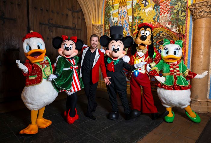 The-Wonderful-World-of-Disney-Holiday-Spectacular-cast