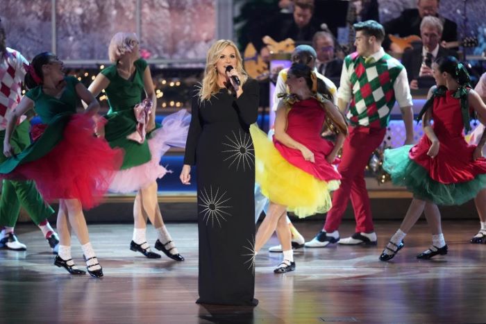 cma-country-christmas-performers